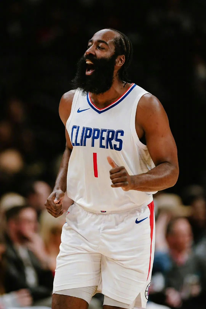 狼队14轮仅积2分排名英超垫底，上赛季曾双杀曼联