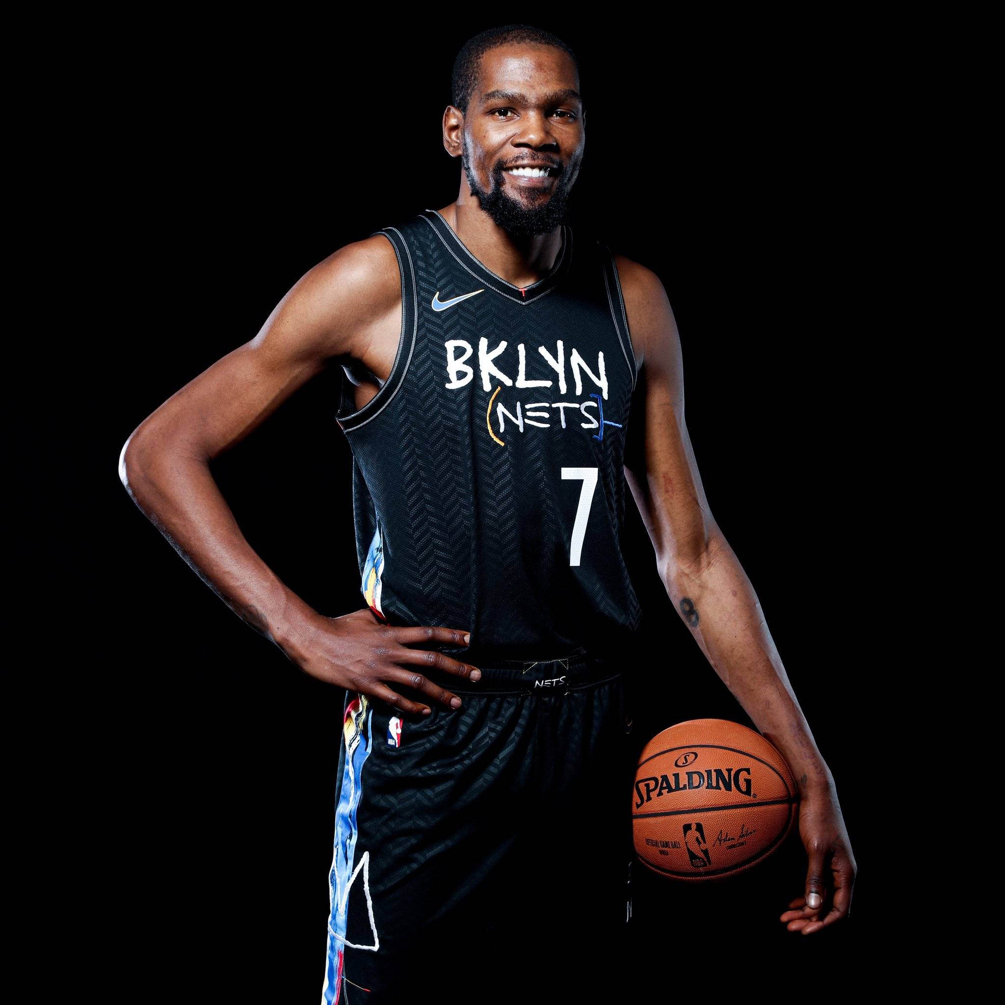 徐阳：邵佳一的融合与沟通能力强；希望更多年轻教练挺身而出