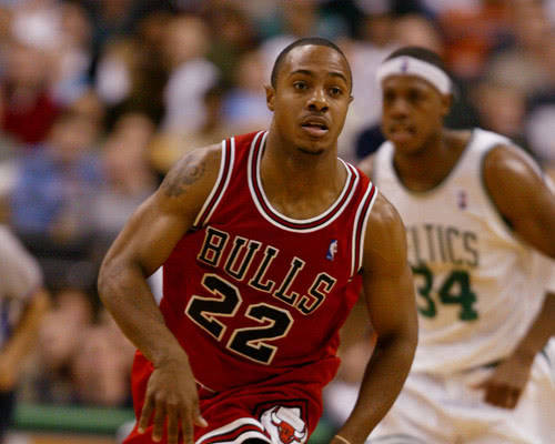 澳超战报：科斯格罗夫双响，九人奥克兰FC2-1惠灵顿凤凰